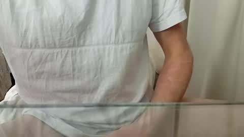 Snapshot of the_hard_baguette chatting on 02/20/25, 09:00 La Baguette dure online show from 02/20/25, 09:00