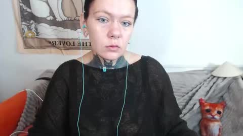 Snapshot of the_ice_woman chatting on 10/03/25, 02:30 the_ice_woman online show from 10/03/25, 02:30