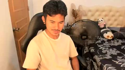 Snapshot of the_killian_jones chatting on 07/25/26, 10:57 ken online show from 07/25/26, 10:57