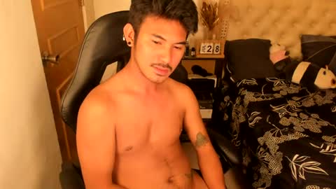 Snapshot of the_killian_jones chatting on 07/28/26, 07:39 ken online show from 07/28/26, 07:39