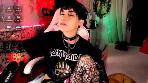 ...  ... online show from 10/02/25, 06:31