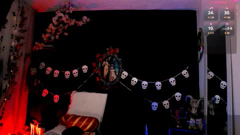 ...  ... online show from 10/25/25, 08:00