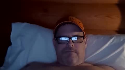 Snapshot of the_man_for_u chatting on 12/16/25, 02:05 Chris online show from 12/16/25, 02:05