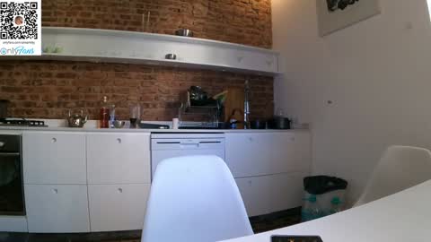 Anna online show from 09/28/25, 08:36