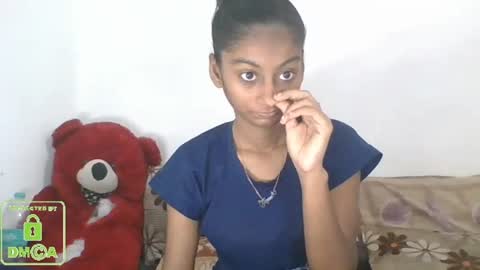 Snapshot of the_right_girl chatting on 01/31/25, 03:30 Suzan Sexy online show from 01/31/25, 03:30