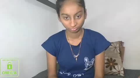 Snapshot of the_right_girl chatting on 02/14/25, 11:31 Suzan Sexy online show from 02/14/25, 11:31