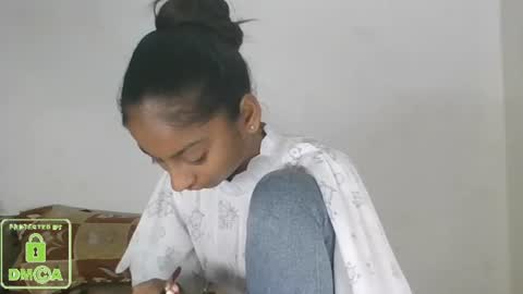 Snapshot of the_right_girl chatting on 02/17/25, 07:37 Suzan Sexy online show from 02/17/25, 07:37