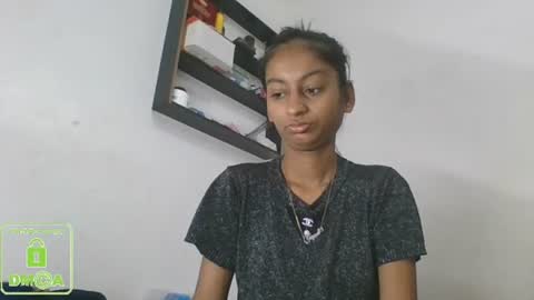 Snapshot of the_right_girl chatting on 03/08/25, 04:12 Suzan Sexy online show from 03/08/25, 04:12