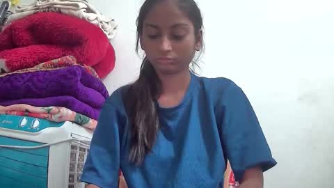 Snapshot of the_right_girl chatting on 11/22/25, 04:33 Suzan Sexy online show from 11/22/25, 04:33