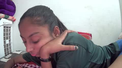 Snapshot of the_right_girl chatting on 11/23/25, 04:45 Suzan Sexy online show from 11/23/25, 04:45