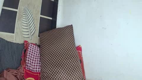 Snapshot of the_right_girl chatting on 12/05/25, 07:39 Suzan Sexy online show from 12/05/25, 07:39