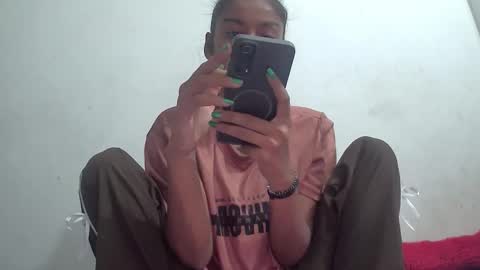 Snapshot of the_right_girl chatting on 12/15/25, 05:23 Suzan Sexy online show from 12/15/25, 05:23