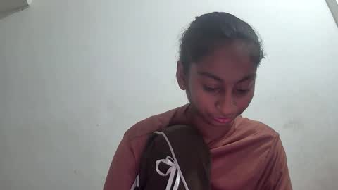 Snapshot of the_right_girl chatting on 12/16/25, 01:16 Suzan Sexy online show from 12/16/25, 01:16