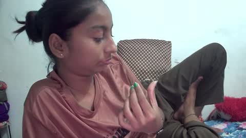 Snapshot of the_right_girl chatting on 12/17/25, 04:35 Suzan Sexy online show from 12/17/25, 04:35