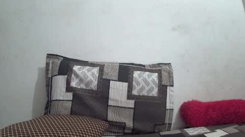 Snapshot of the_right_girl chatting on 01/08/26, 04:42 Suzan Sexy online show from 01/08/26, 04:42