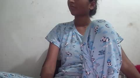 Snapshot of the_right_girl chatting on 02/26/26, 05:23 Suzan Sexy online show from 02/26/26, 05:23