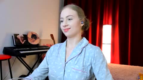 Snapshot of the_steel_magnolia_ chatting on 03/09/25, 11:46 Ally STREAMING ON TWITCH NOW Check my Twitter for updates online show from 03/09/25, 11:46