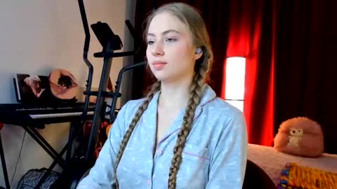 Snapshot of the_steel_magnolia_ chatting on 09/16/25, 10:33 Ally STREAMING ON TWITCH NOW Check my Twitter for updates online show from 09/16/25, 10:33