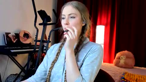 Snapshot of the_steel_magnolia_ chatting on 09/17/25, 09:16 Ally STREAMING ON TWITCH NOW Check my Twitter for updates online show from 09/17/25, 09:16