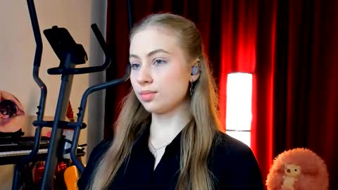 Snapshot of the_steel_magnolia_ chatting on 10/01/25, 01:22 Ally STREAMING ON TWITCH NOW Check my Twitter for updates online show from 10/01/25, 01:22