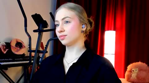 Snapshot of the_steel_magnolia_ chatting on 10/16/25, 05:30 Ally STREAMING ON TWITCH NOW Check my Twitter for updates online show from 10/16/25, 05:30