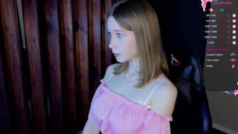 Snapshot of the_vickky chatting on 02/07/26, 05:16 Vicky online show from 02/07/26, 05:16