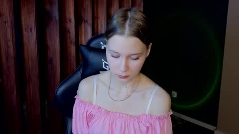 Snapshot of the_vickky chatting on 02/08/26, 05:27 Vicky online show from 02/08/26, 05:27