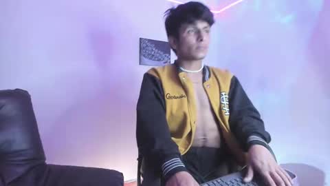 Snapshot of the_weed_guys chatting on 01/19/25, 01:10 Danny online show from 01/19/25, 01:10