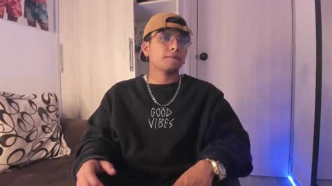 Snapshot of the_weed_guys chatting on 09/16/25, 04:13 Danny online show from 09/16/25, 04:13