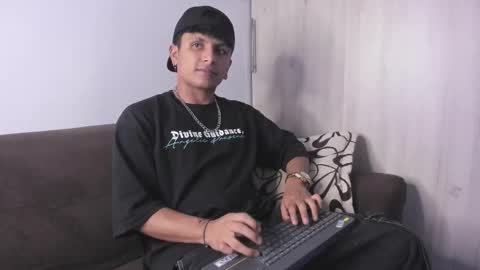 Snapshot of the_weed_guys chatting on 09/17/25, 03:19 Danny online show from 09/17/25, 03:19