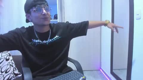 Snapshot of the_weed_guys chatting on 09/20/25, 04:02 Danny online show from 09/20/25, 04:02