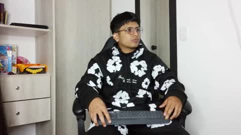 Danny online show from 11/22/25, 02:10