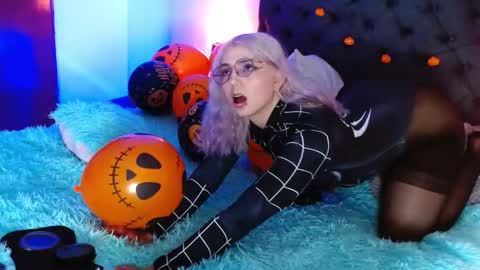 Snapshot of thea_aphros chatting on 10/25/25, 02:30 Diosa Afrodita online show from 10/25/25, 02:30