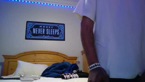 Snapshot of theamezcua98 chatting on 10/04/25, 07:06 theamezcua98 online show from 10/04/25, 07:06