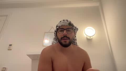 Snapshot of thearabboy98 chatting on 01/19/25, 11:00 thearabboy98 online show from 01/19/25, 11:00