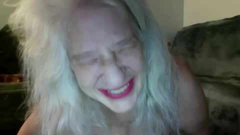 Snapshot of thearcticmilf chatting on 05/22/26, 12:22 The Arctic Milf online show from 05/22/26, 12:22