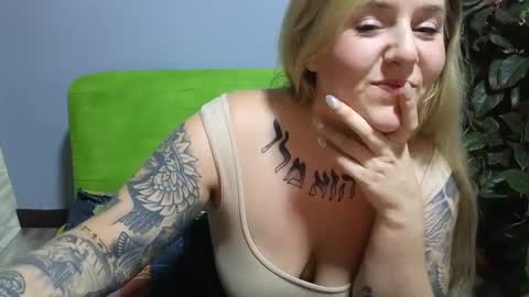 theauroramae -  online show from 01/15/25, 03:54