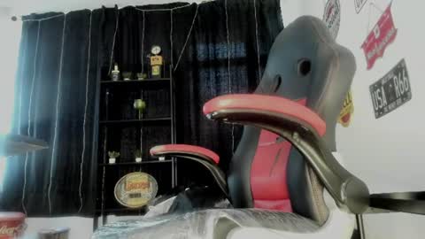 Snapshot of thebeastmaster_ chatting on 06/15/26, 01:24 the beast master online show from 06/15/26, 01:24