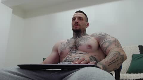 Snapshot of thebestmuscles chatting on 06/18/26, 07:07 John online show from 06/18/26, 07:07
