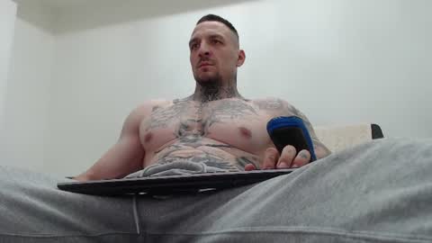 Snapshot of thebestmuscles chatting on 07/13/26, 08:11 John online show from 07/13/26, 08:11
