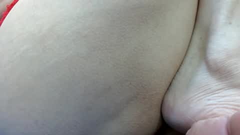 Snapshot of thebestpussyhairy chatting on 01/21/25, 09:24 Karla online show from 01/21/25, 09:24