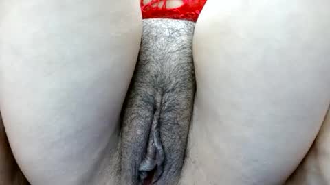 Snapshot of thebestpussyhairy chatting on 01/27/25, 06:19 Karla online show from 01/27/25, 06:19