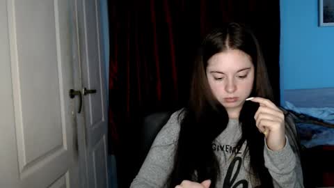 Snapshot of theblackdiamond194588 chatting on 10/20/25, 02:06 raissa online show from 10/20/25, 02:06