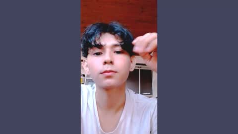 Snapshot of thebluesky_18 chatting on 10/05/25, 11:30 thebluesky_18 online show from 10/05/25, 11:30