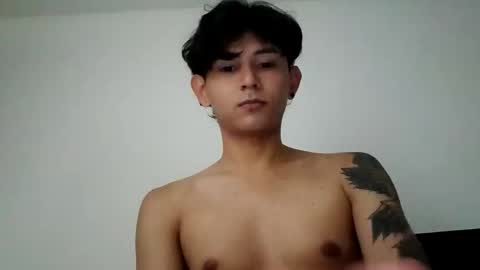 Snapshot of thebluesky_18 chatting on 10/25/25, 08:55 thebluesky_18 online show from 10/25/25, 08:55