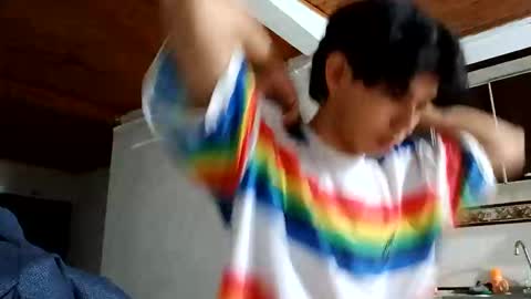 Snapshot of thebluesky_18 chatting on 11/15/25, 04:10 thebluesky_18 online show from 11/15/25, 04:10