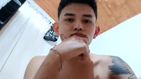 Snapshot of thebluesky_18 chatting on 11/27/25, 11:34 thebluesky_18 online show from 11/27/25, 11:34