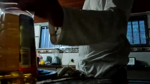 Snapshot of thebluesky_18 chatting on 11/28/25, 10:40 thebluesky_18 online show from 11/28/25, 10:40