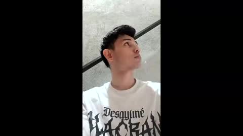 Snapshot of thebluesky_18 chatting on 12/15/25, 12:37 thebluesky_18 online show from 12/15/25, 12:37