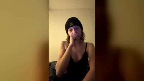 Snapshot of theborderline14 chatting on 02/21/26, 05:19 theborderline14 online show from 02/21/26, 05:19